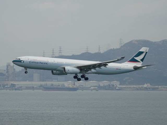 Airbus A330-300 (B-LBD)