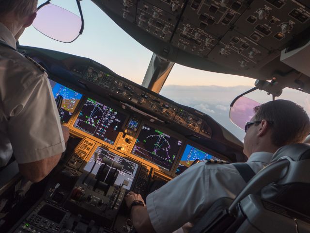 Boeing 787-8 — - On the base leg for landing at IAH