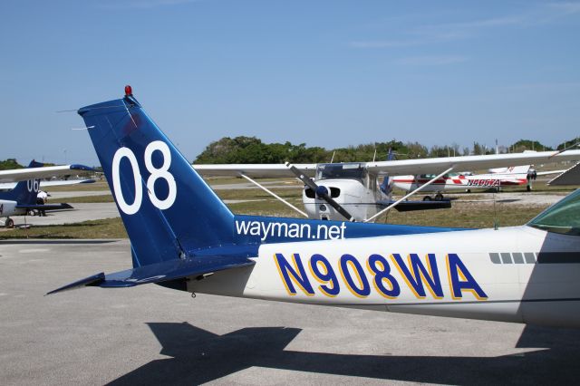 Cessna 152 (N908WA)