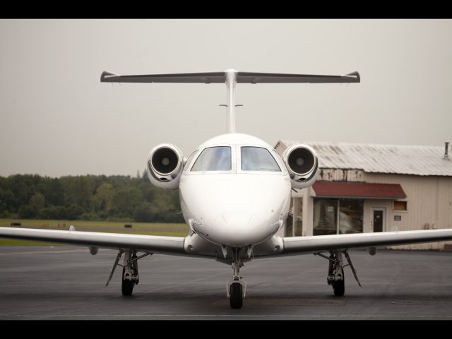 Embraer Phenom 100 (N784JP) - CFMs Phenom 100.