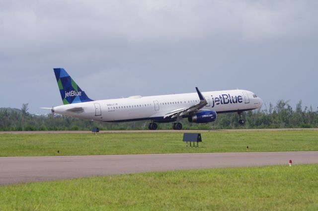 Airbus A321 (N965JT) - N965JT JBU10 A321