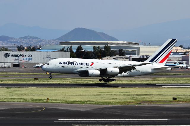 Airbus A380-800 (F-HPJE)