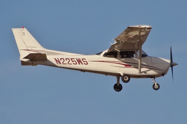 Cessna Skyhawk (N225WS)