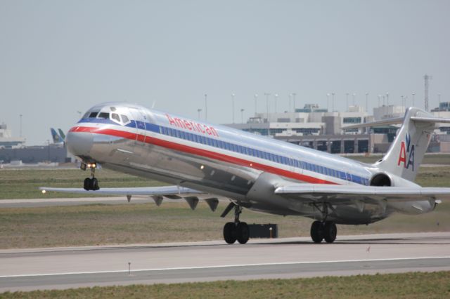 McDonnell Douglas MD-83 (N974TW) - Departing runway 25.
