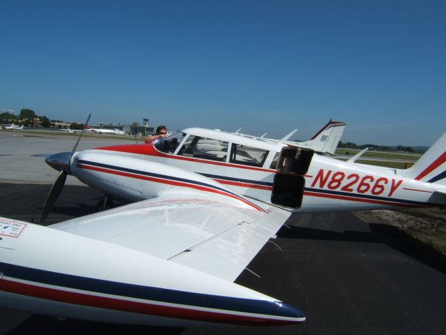 Piper PA-30 Twin Comanche (N8266Y) - Getting ready to head back to RDU.