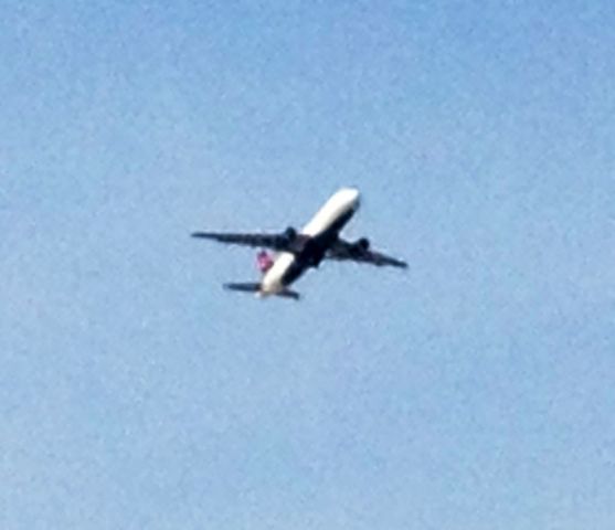 Airbus A320 — - Went spotting yesterday and saw this DL A320 lifting off RWY 10C at Pittsburgh International Airport. Sorry for the bad quality of the picture as it was taken on my iPhone 4S.