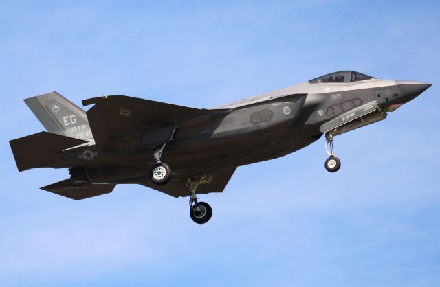Lockheed F-35C (11-5033)