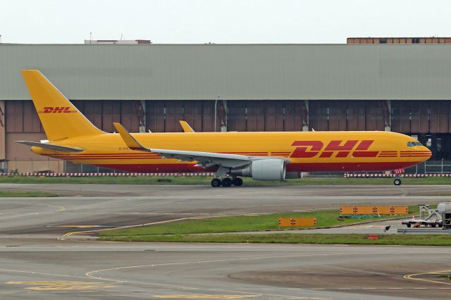 BOEING 767-300 (G-DHLJ)