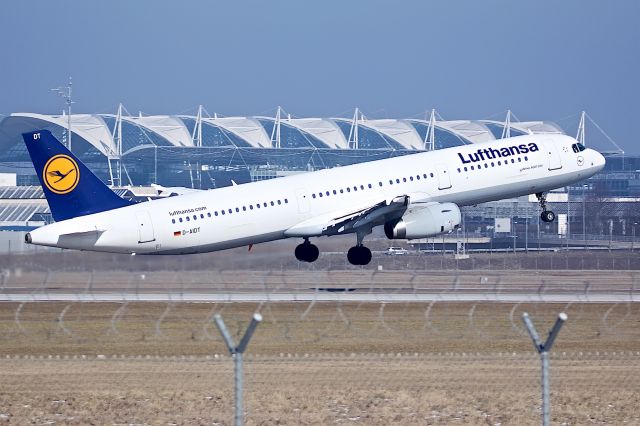 Airbus A321 (D-AIDT)