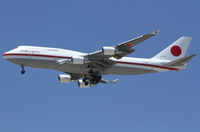 Boeing 747-400 (20-1102)