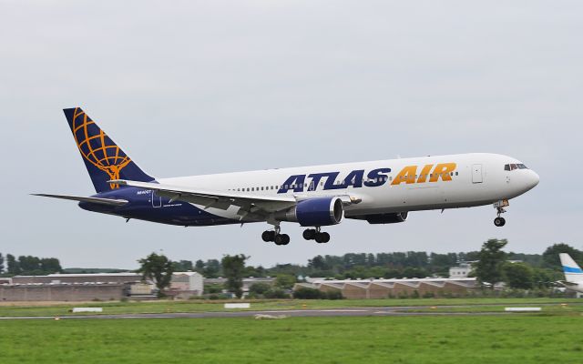 BOEING 767-300 (N640GT) - atlas air b767-3s1er n640gt about to land at shannon from fairford this evening 29/5/17.