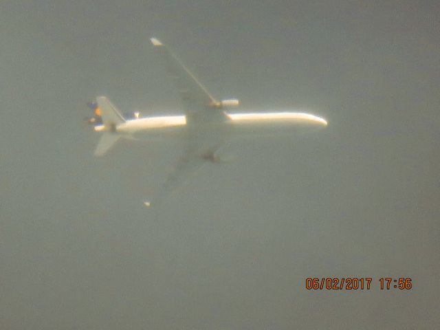 Boeing MD-11 (D-ALCD)