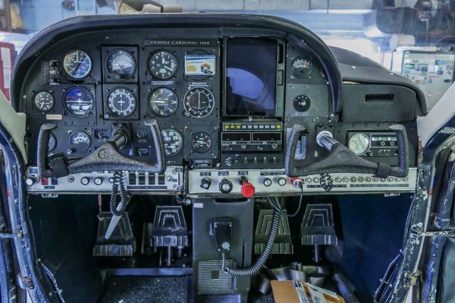 Cessna Cardinal (C-GAQS) - Instrument panel of C177 C-GAQS