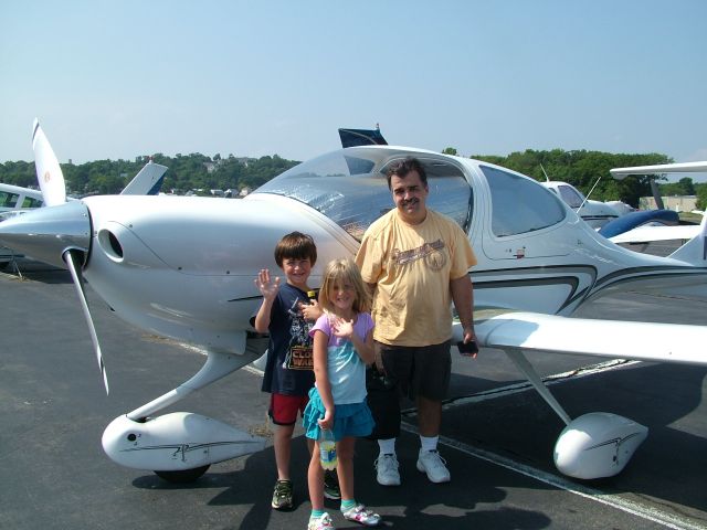 Diamond Star (N867DS) - Nic, Aub, and Uncle Freddie (New Haven July 2009) after a tour of the state at 175 mph.