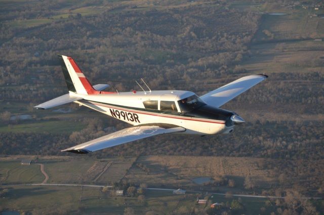 Piper PA-24 Comanche (N9913)