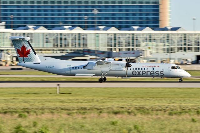 de Havilland Dash 8-400 (C-GVJZ)