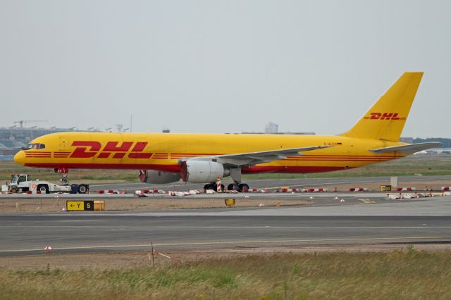 Boeing 757-200 (D-ALED) - "DHL" livery