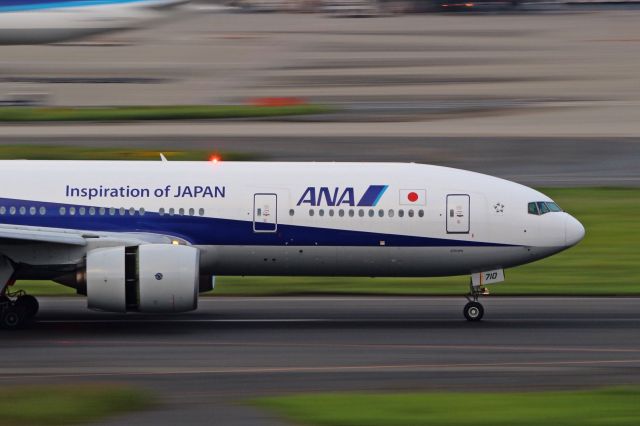 Boeing 777-200 (JA710A)