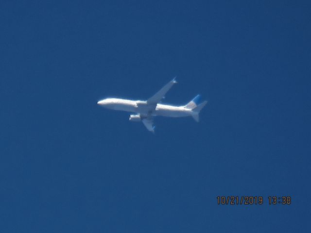 Boeing 737-800 (N76529)