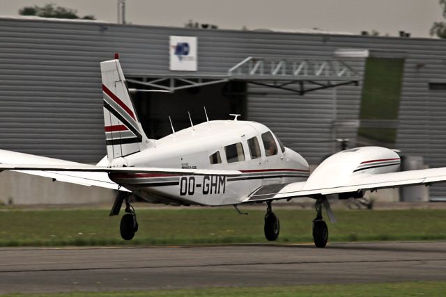 Piper Seneca (OO-GHM)