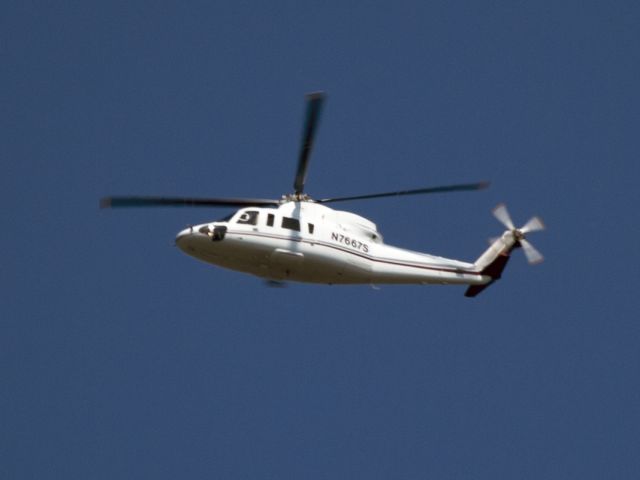 Sikorsky S-76 (N7667S) - Transiting KDXR s airspace.