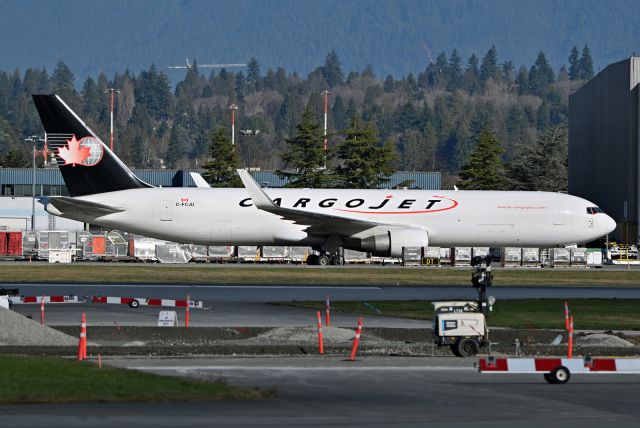 BOEING 767-300 (C-FCJU)