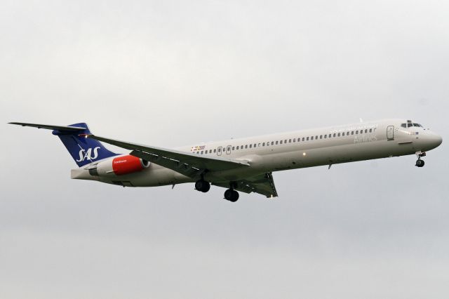 McDonnell Douglas MD-81 (SE-DMB)