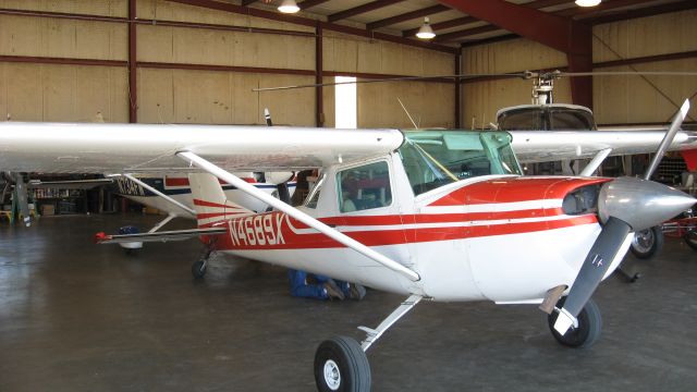 Cessna Commuter (N4689X) - 160HP towplane and tailwheel trainer