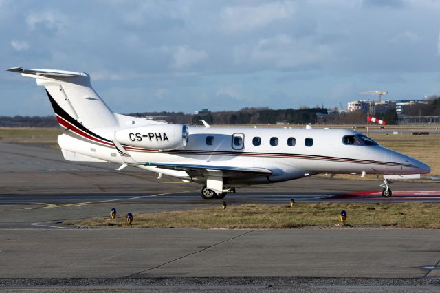 Embraer Phenom 300 (CS-PHA)
