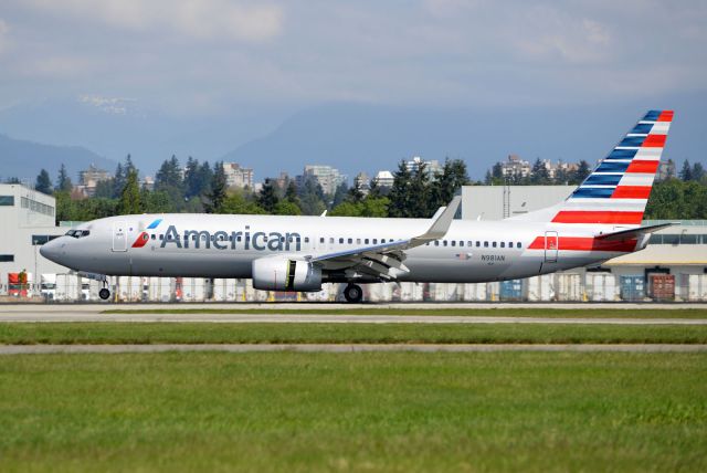 Boeing 737-800 (N981AN)