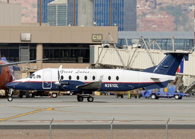 Beechcraft 1900 (N261GL)