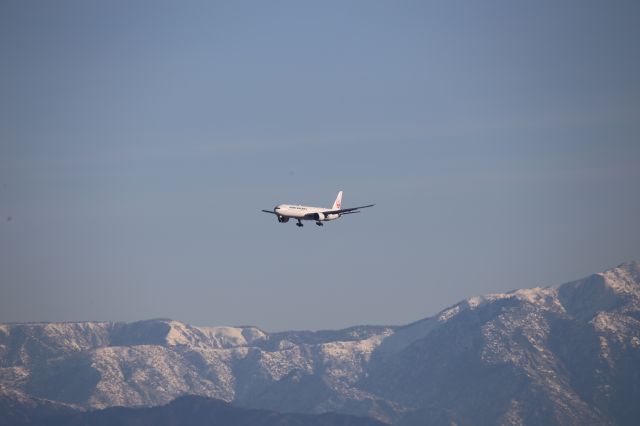 BOEING 777-300ER (JA741J)