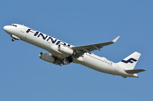 Airbus A321 (OH-LZT) - St. Magleby RWY22R