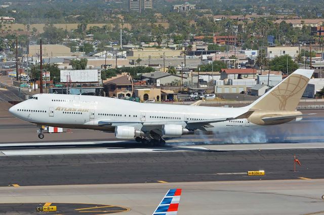 Boeing 747-400 (N322SG) - Atlas Air Boeing 747-481 N322SG at Phoenix Sky Harbor on October 6, 2017. 