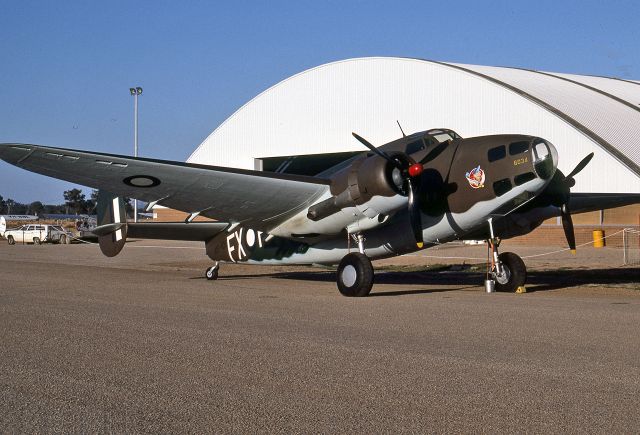 VH-AGP — - LOCKHEED 414 HUDSON IVA - REG VH-AGP / A16-105/FX-F (CN 414-6034) - WANGARATTA AIRPORT VIC. AUSTRALIA - YWGT (29/3/1986)