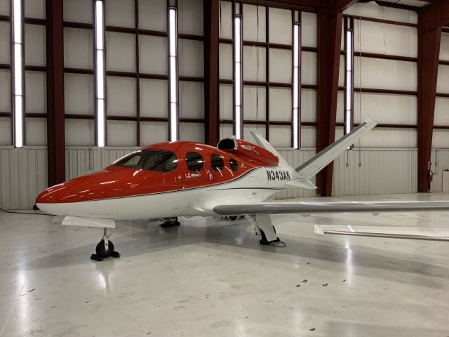 Cirrus Vision SF50 (N343AK)