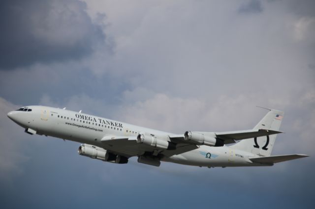 Boeing 707-300 (N624RH) - departing KRIV.......