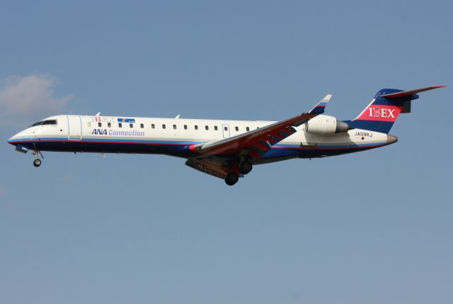 Canadair Regional Jet CRJ-700 (JA09RJ)