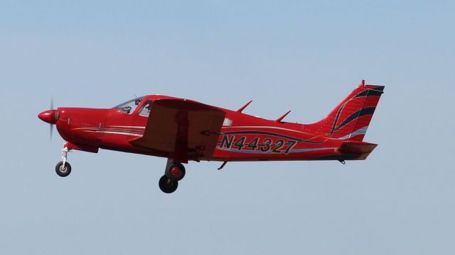 Piper Cherokee Arrow (N44327) - March of 2016