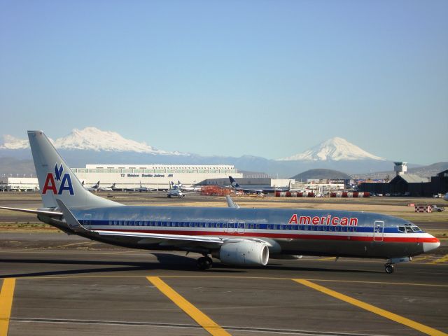 Boeing 737-700 (N973AN)