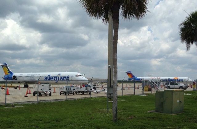 McDonnell Douglas MD-83 —