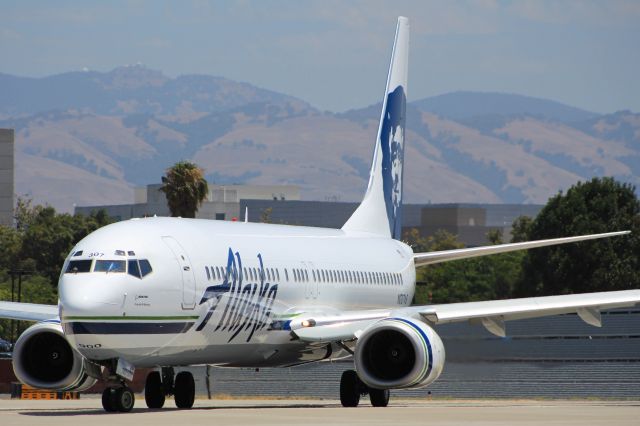 Boeing 737-900 (N307AS)