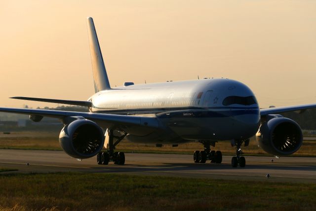 Airbus A350-900 (B-1081)