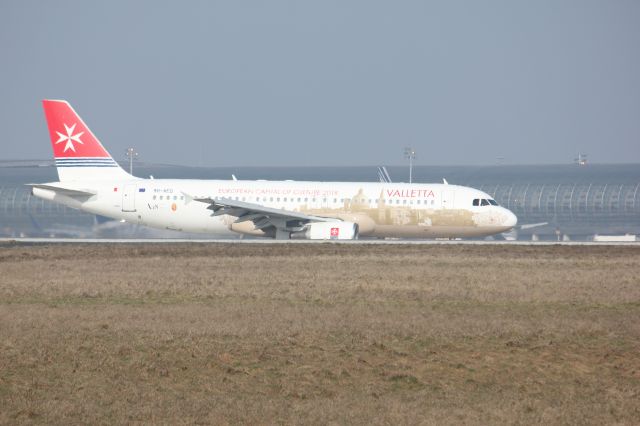 Airbus A320 (9H-AEO)