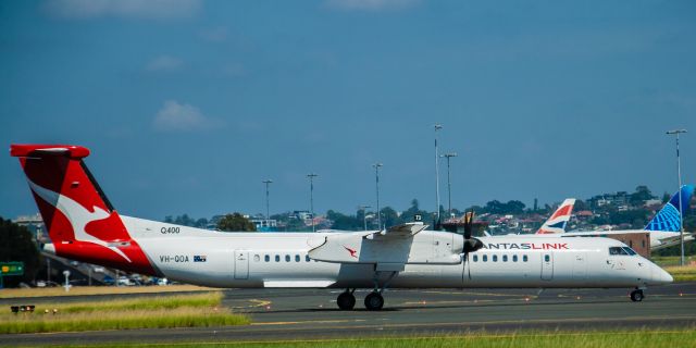 de Havilland Dash 8-400 (VH-QOA)