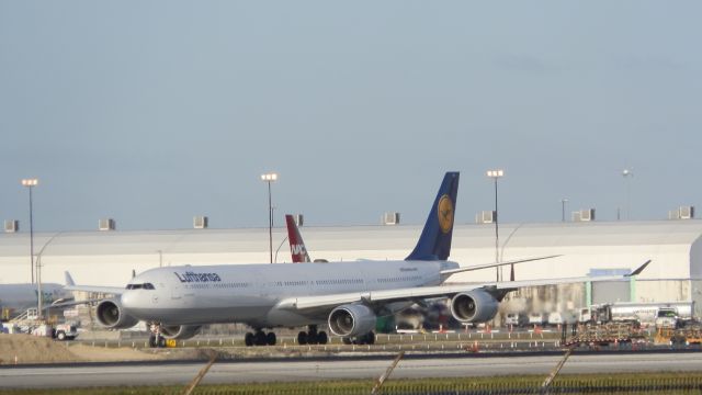 Airbus A340-600 (D-AIHD)