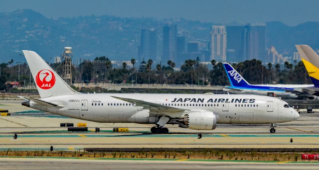 Boeing 787-8 (JA827J) - JA827J Japan Airlines Boeing 787-8 Dreamliner s/n 34837 - Delivered April 2012 - Los Angeles International Airport (IATA: LAX, ICAO: KLAX, FAA LID: LAX)br /Photo: TDelCorobr /September 2, 2017 