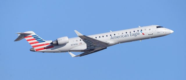 Canadair Regional Jet CRJ-700 (N716SK) - phoenix sky harbor 13DEC19