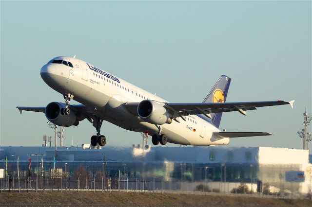 Airbus A320 (D-AIZJ)