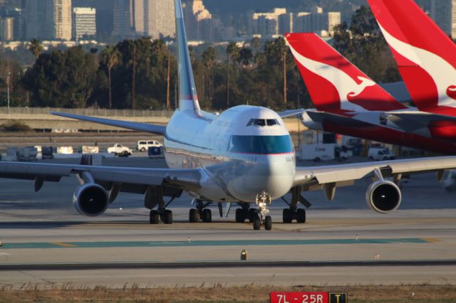 Boeing 747-400 (B-HKT)